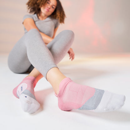 Feetures Elite Light Cushion No-Show Tab - Illuminate